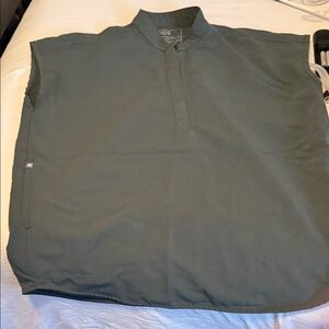 Figs Women's Sleeveless Top in Dark Green